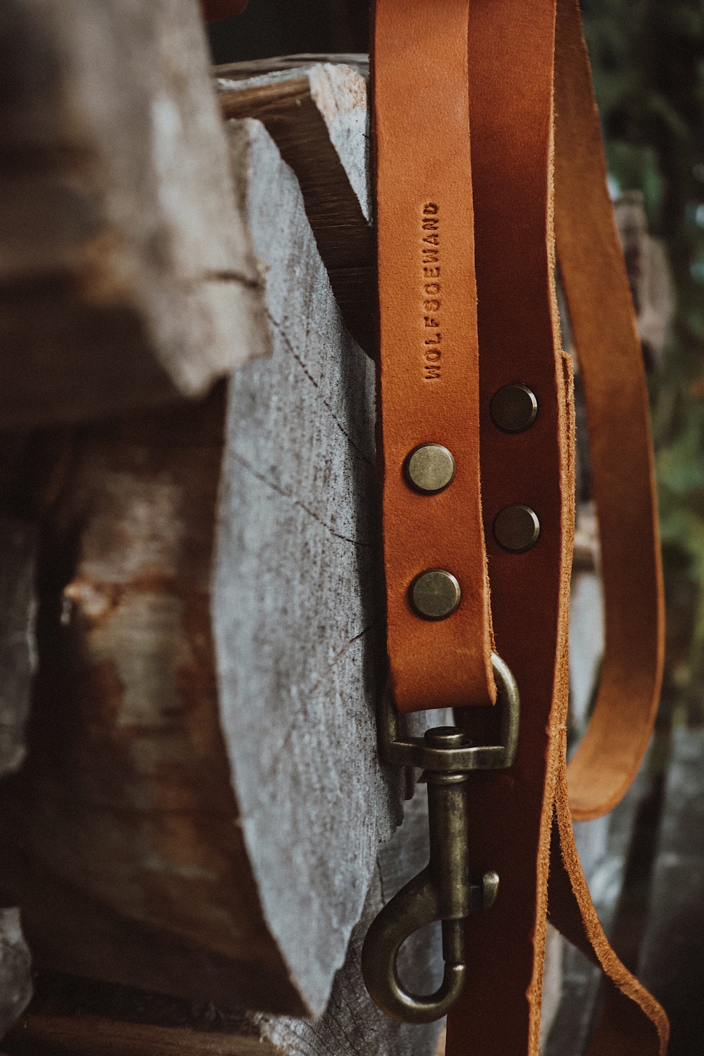 Einfache Lederleine mit fester Handschlaufe | ca. 1,35m | verschiedene Farben & Breiten erhältlich