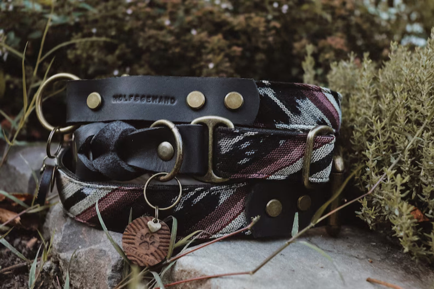 IDUNA collar in an ethnic look made of greased leather and fabric combination - available in different designs