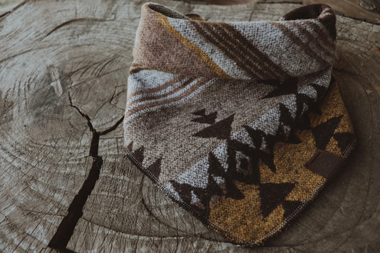 Halstuch THRUD - Pawtner Halstuch für Menschen im Ethno-Stil