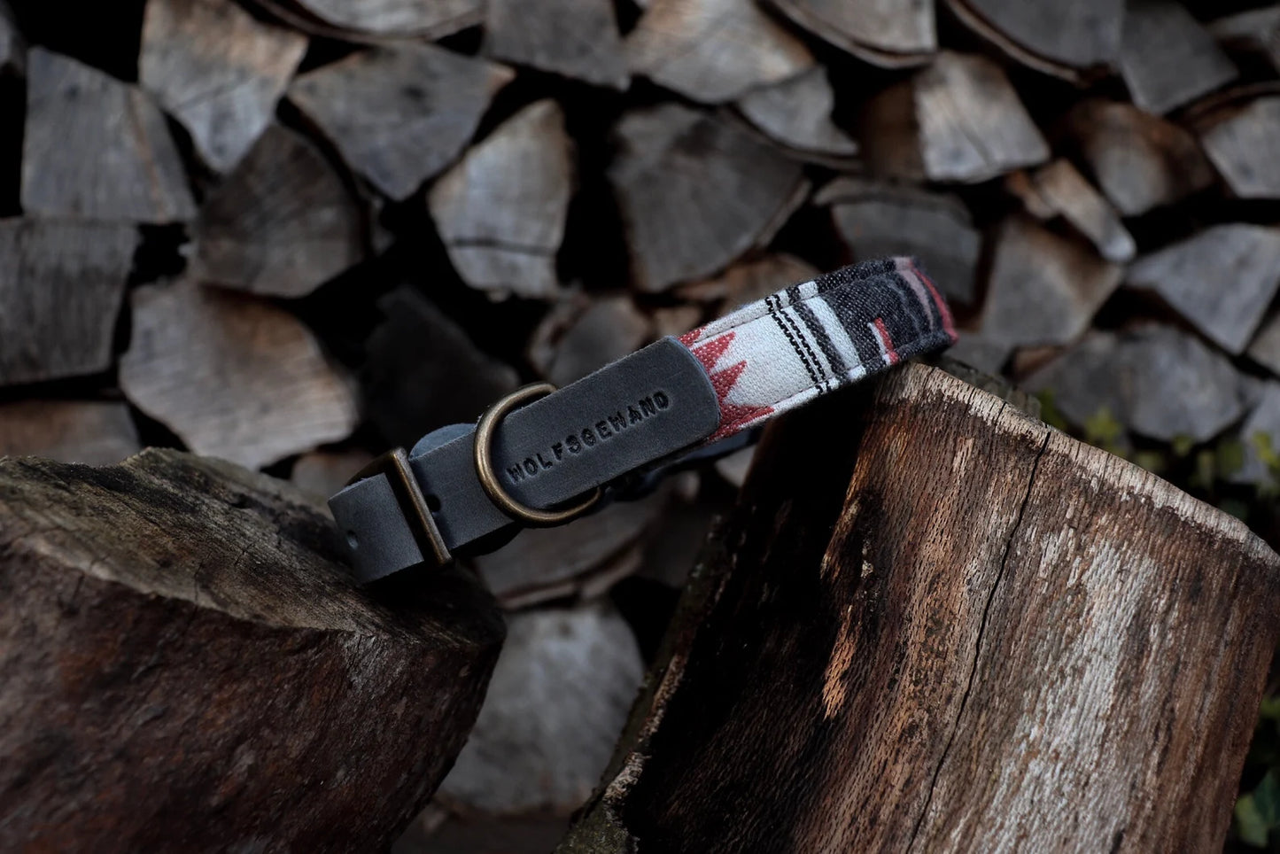 BROKK collar in an ethnic look made of greased leather and fabric combination - available in different designs