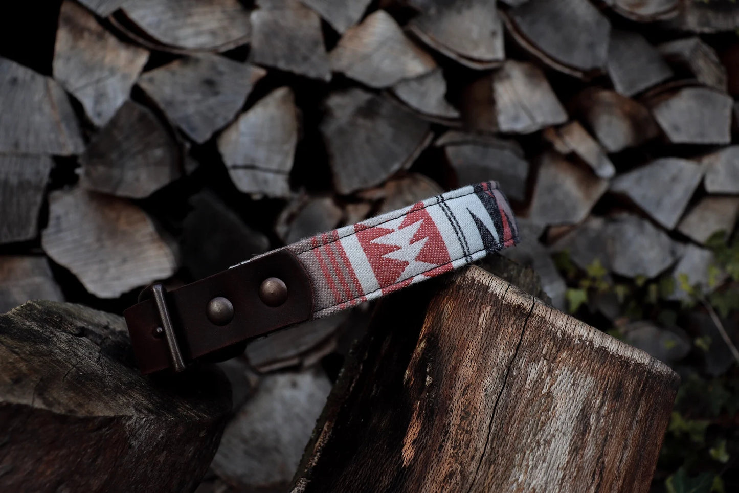 BROKK collar in an ethnic look made of greased leather and fabric combination - available in different designs
