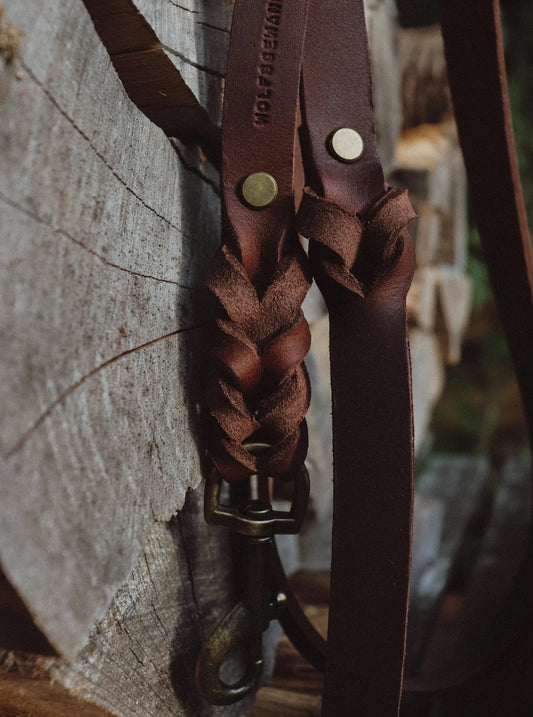 Geflochtene Lederleine mit fester Handschlaufe | ca. 1,35m | verschiedene Farben & Breiten erhältlich